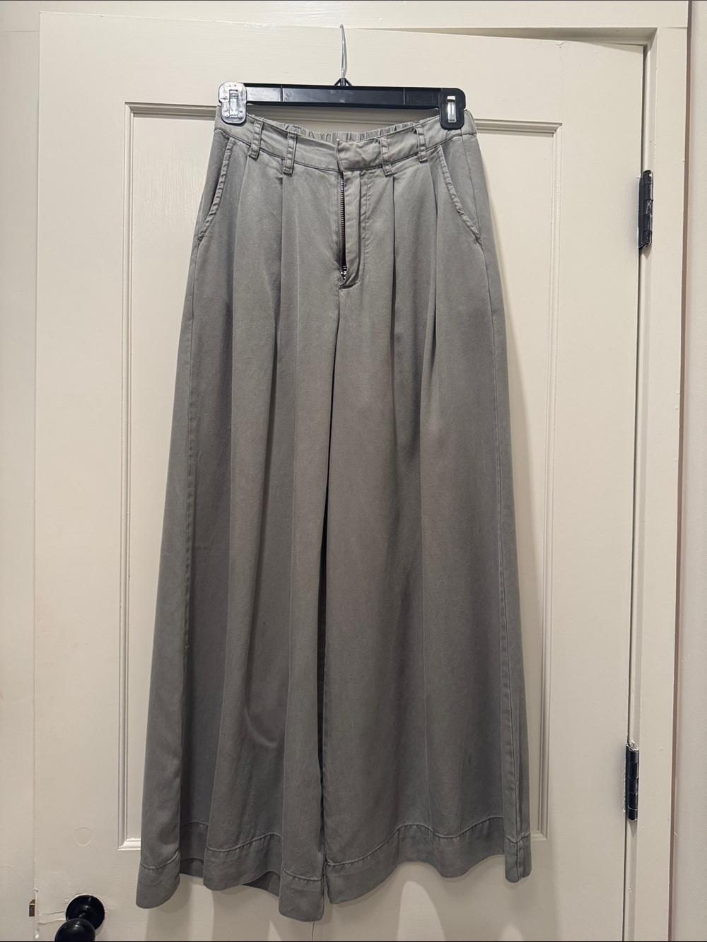 Wide Leg Women's Pants in Olive